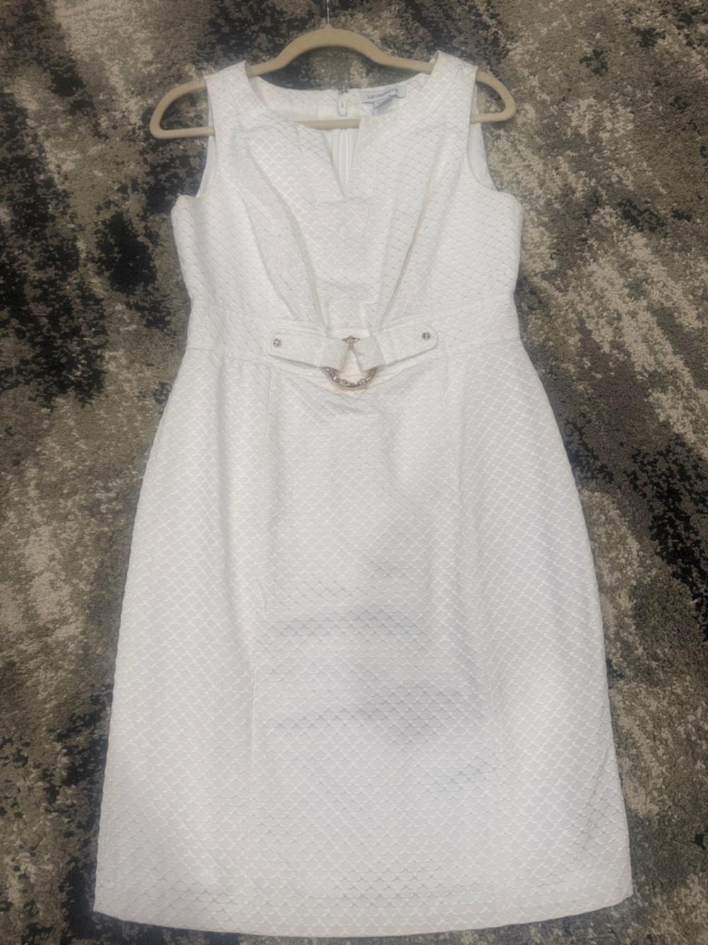 Liz Claiborne White Sleeveless Textured Sheath Dress with Belt Decor